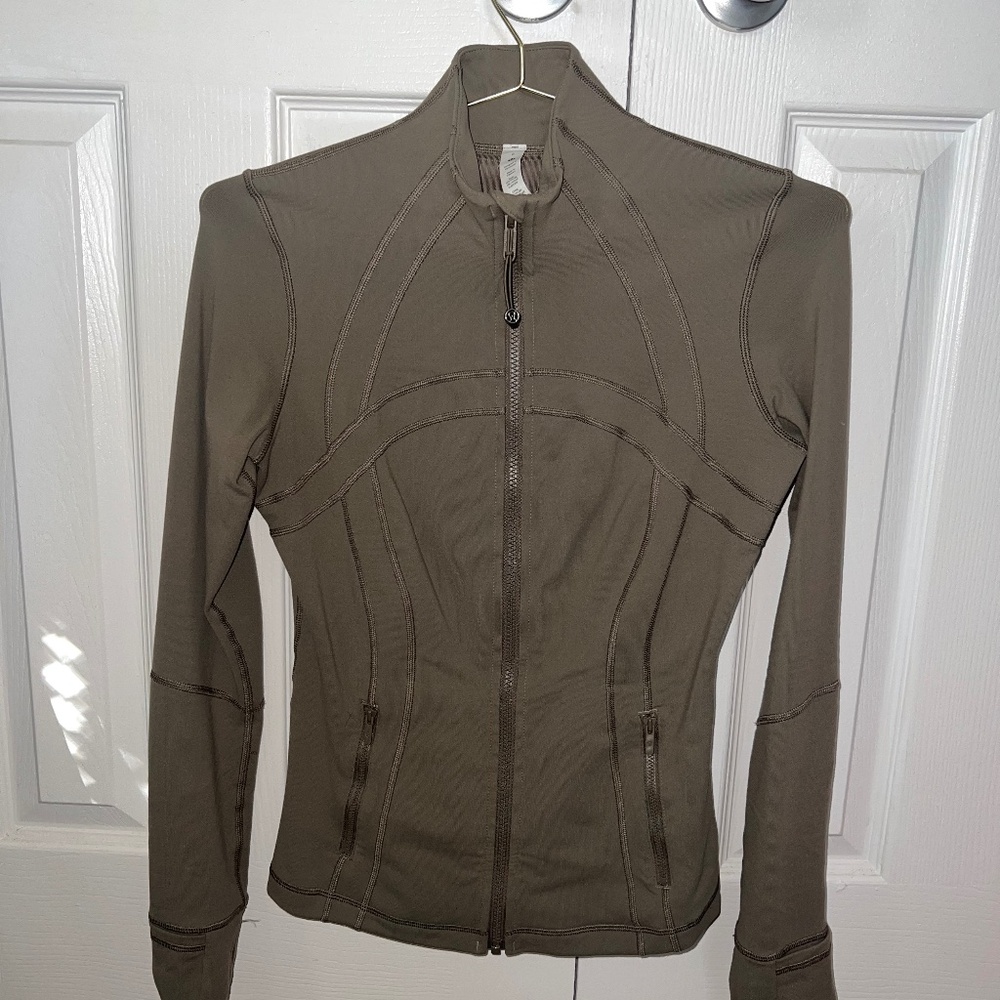 Lululemon define jacket (not cropped) SZ 6